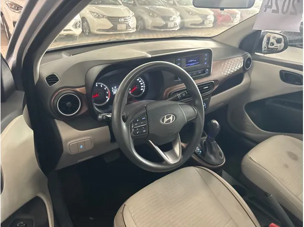 Car image 14