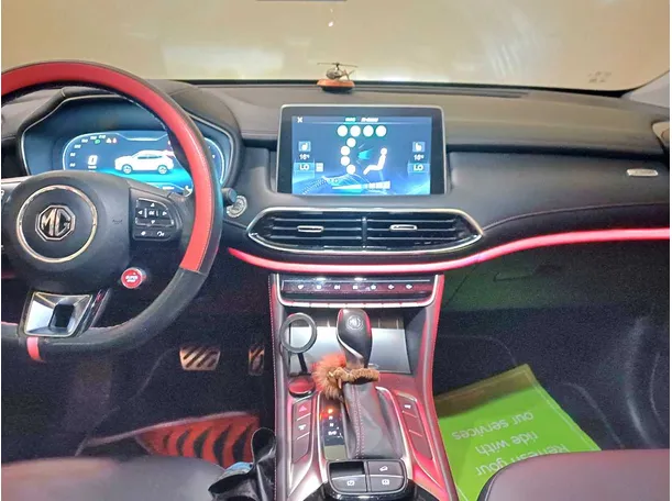 Car image 18
