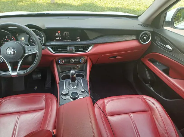 Car image 15