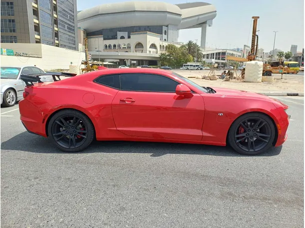 Car image 4