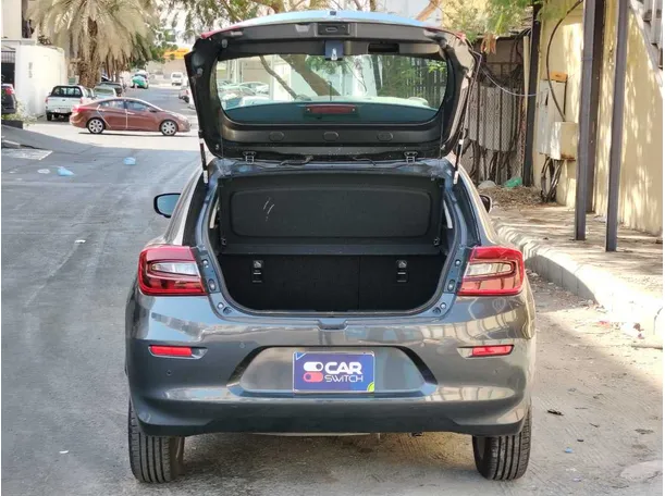 Car image 22