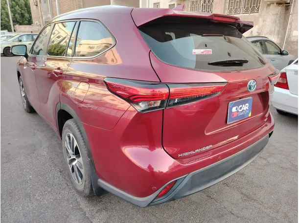 Car image 7