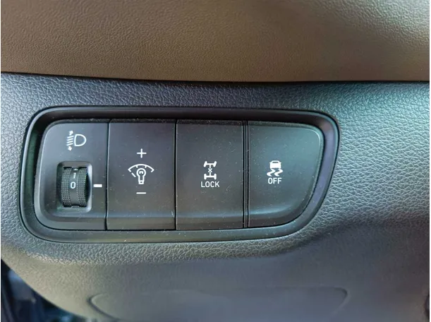 Car image 35