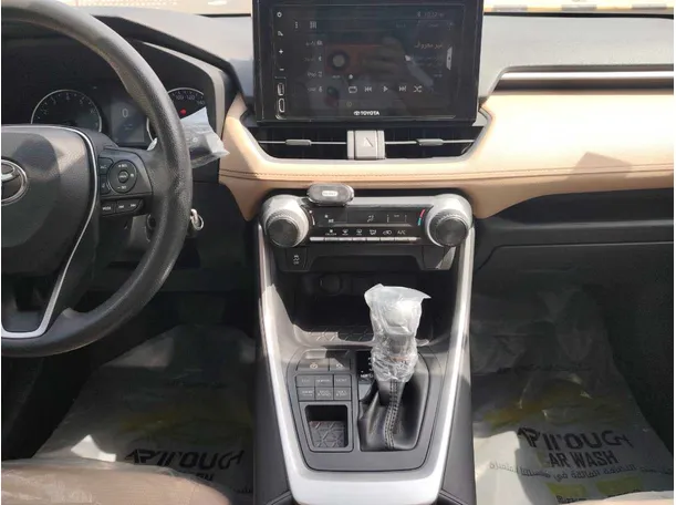 Car image 18