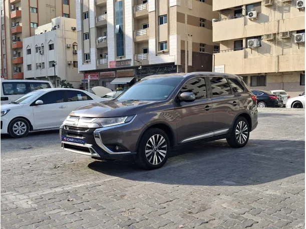 2019 Mitsubishi Outlander in Sharjah