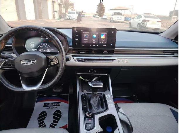 Car image 25