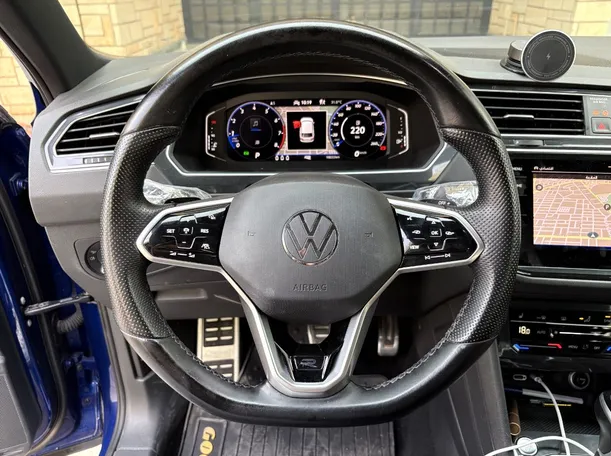 Car image 22