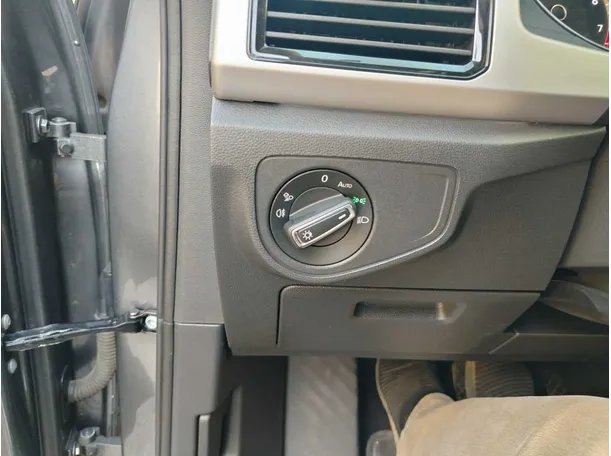 Car image 37