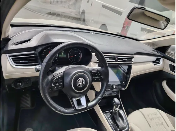Car image 13