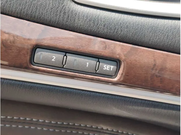 Car image 36