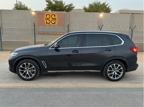 Car image 8