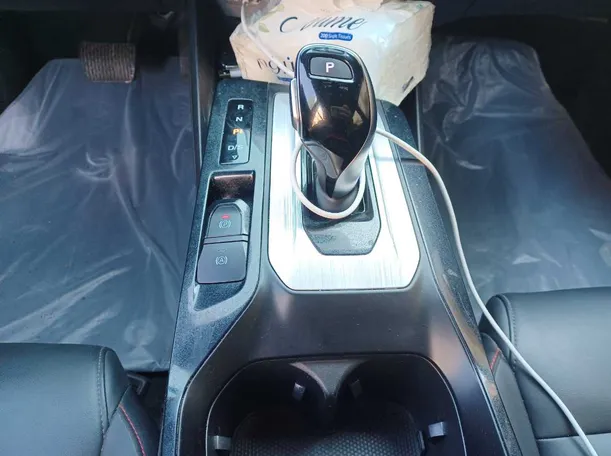 Car image 13
