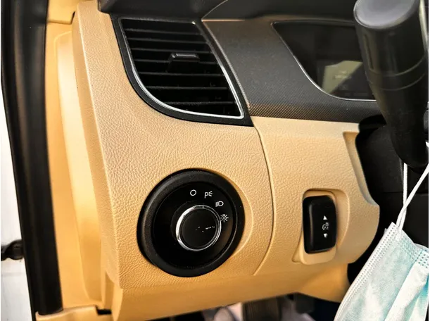 Car image 23