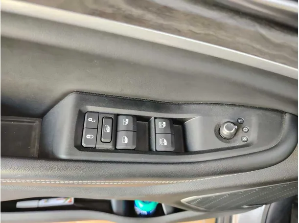 Car image 43