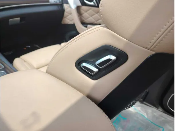 Car image 46