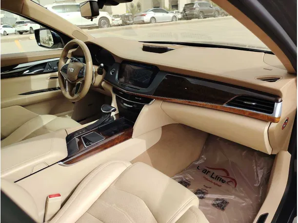 Car image 14