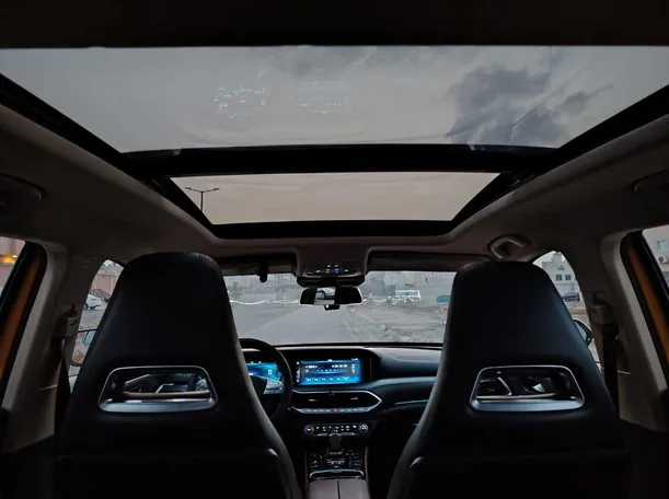 Car image 17