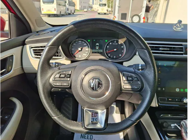 Car image 16