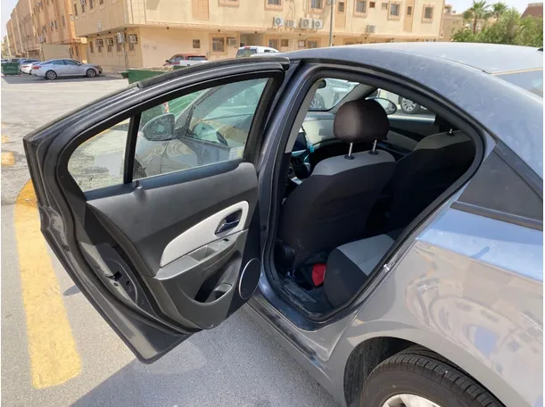 Car image 11