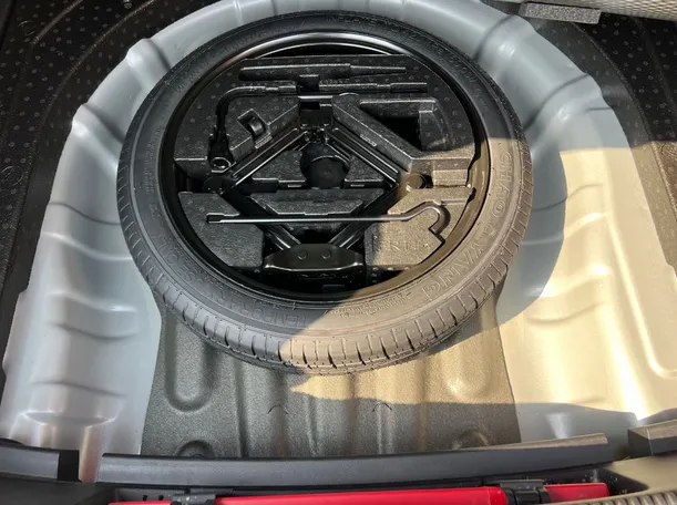 Car image 25