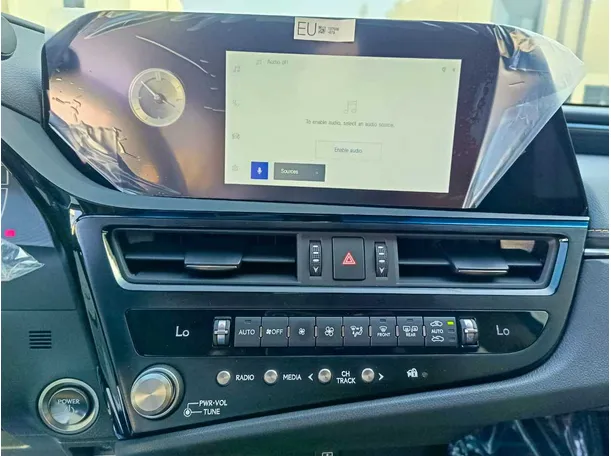 Car image 34