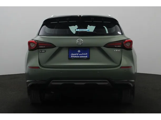 Car image 12