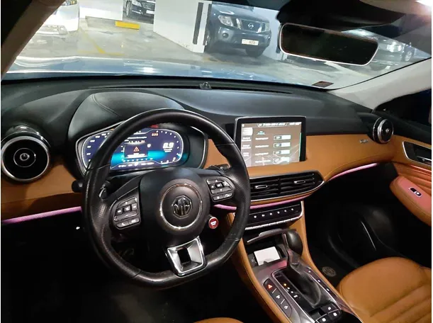 Car image 11