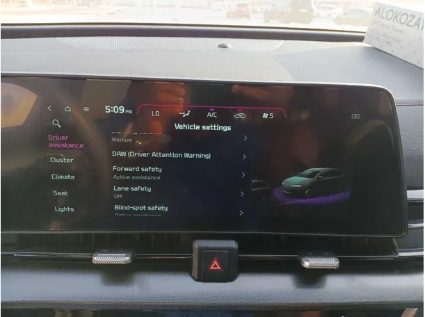 Car image 25