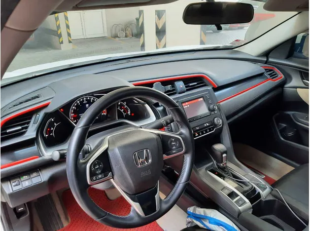 Car image 9