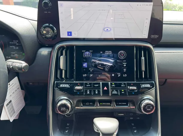 Car image 20