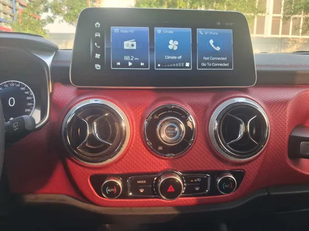 Car image 16