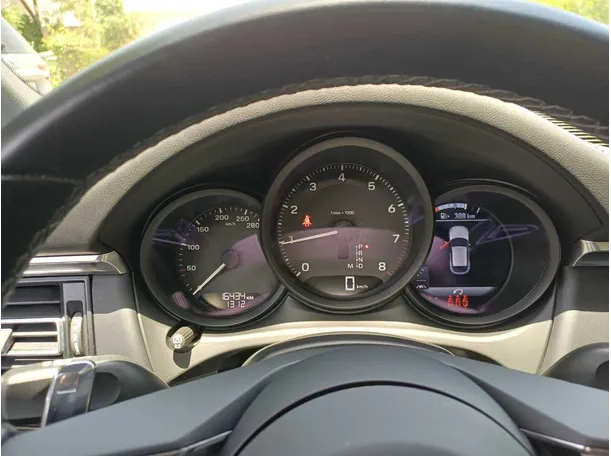 Car image 20