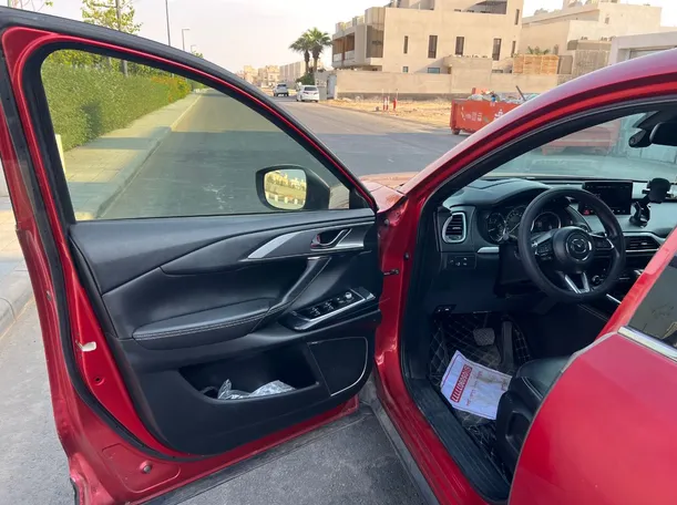 Car image 10