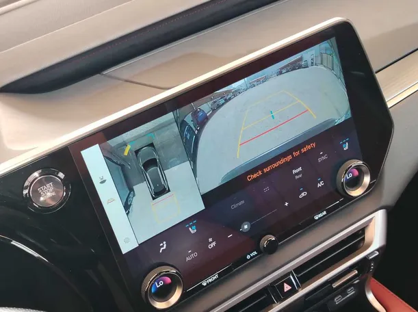 Car image 30