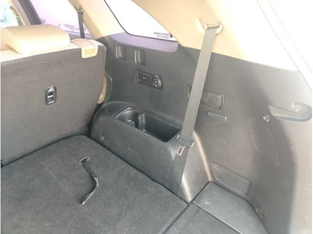 Car image 28