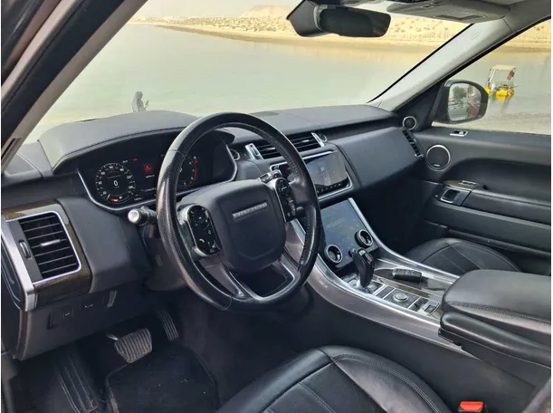 Car image 11