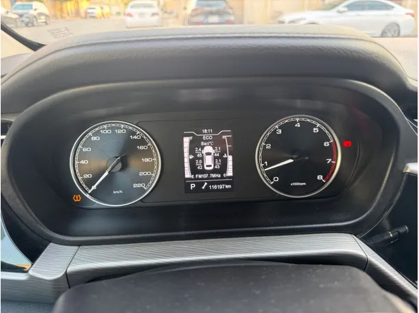 Car image 17