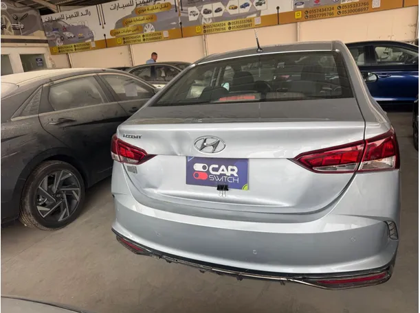 Car image 5
