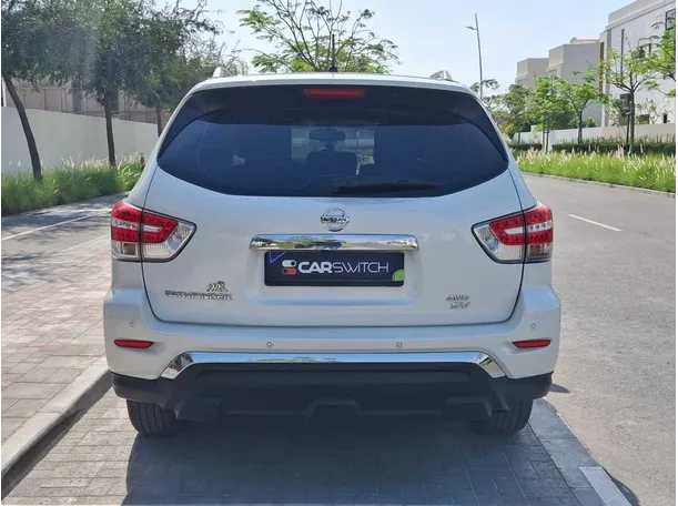 Car image 6