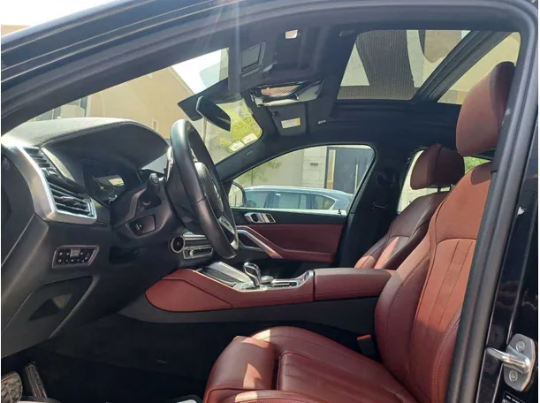 Car image 13