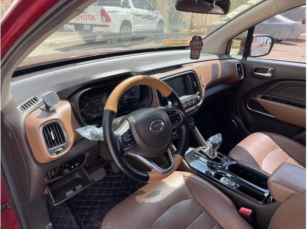 Car image 13