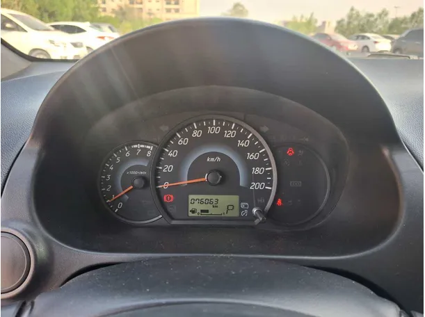 Car image 18