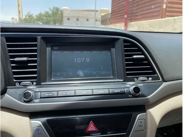 Car image 13