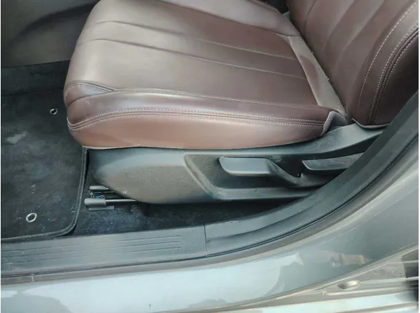 Car image 31
