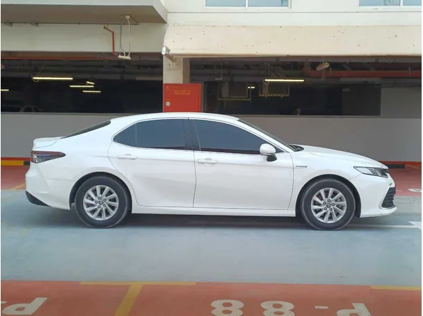 Car image 8