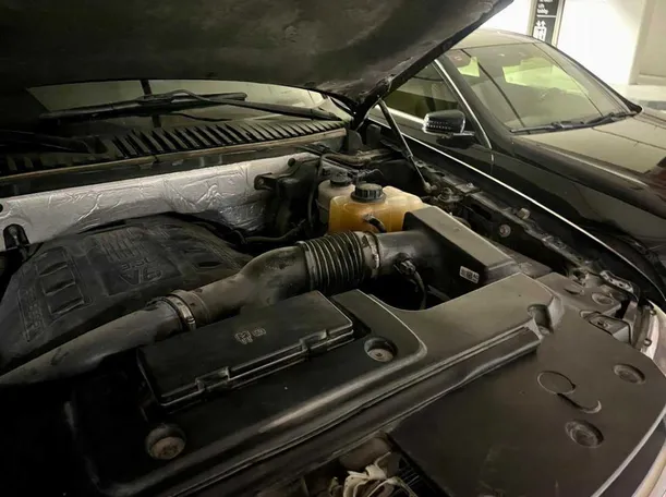 Car image 25