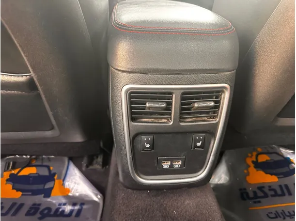 Car image 24