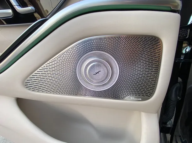 Car image 34