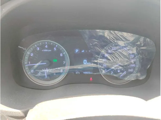 Car image 26