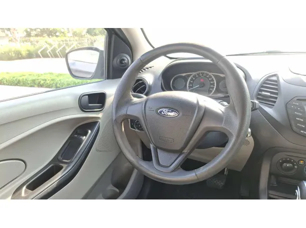 Car image 14